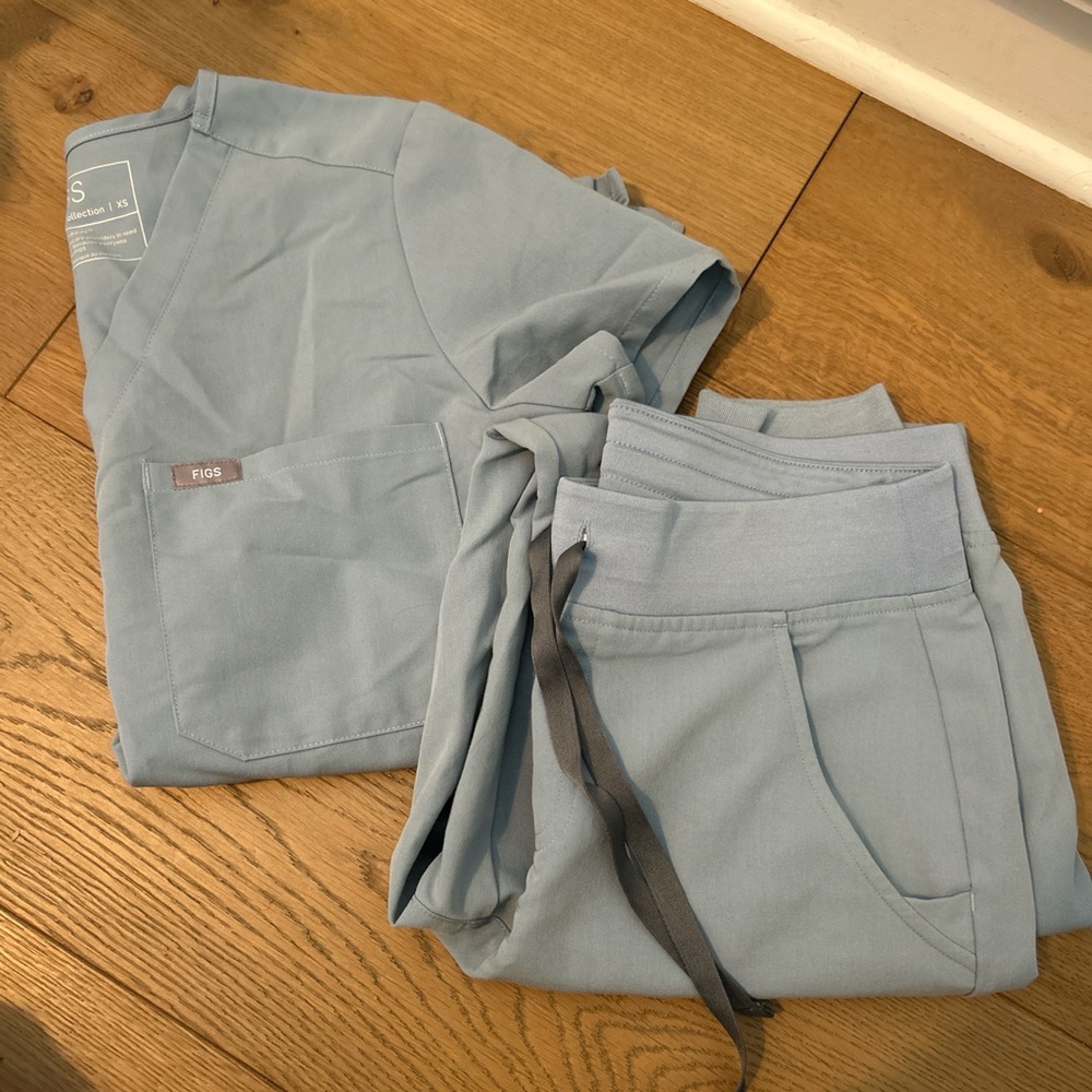Figs Sky Blue Scrub Ensemble